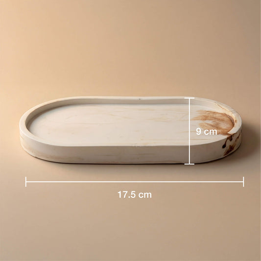 17.5 cm ilgio ir 9 cm pločio padėklo išmatavimai.